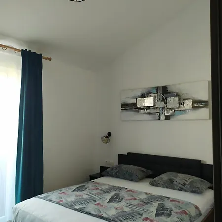 Apartment Mira