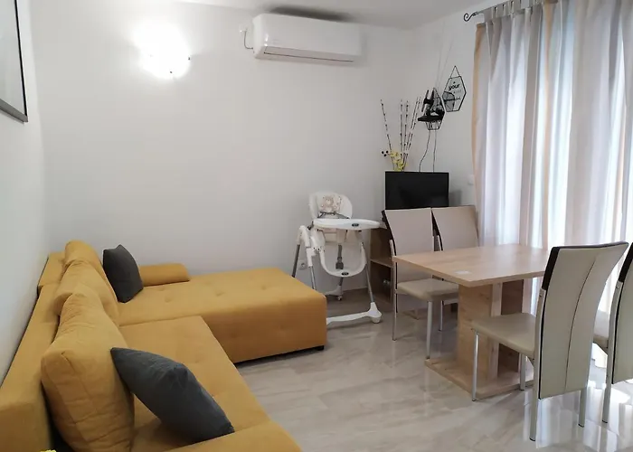 דירה Mira נין