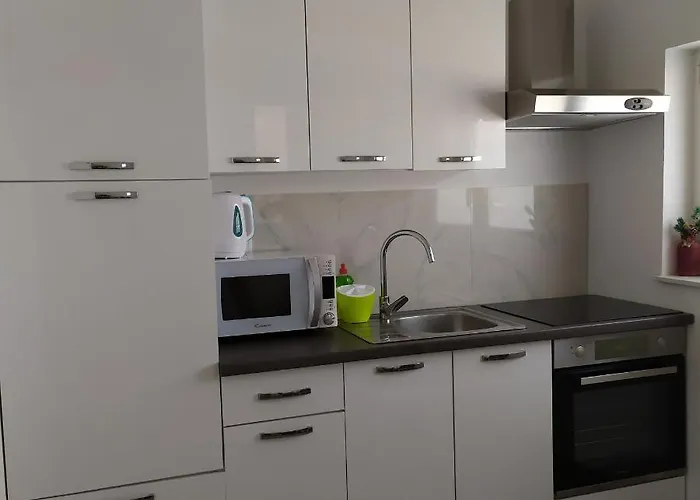 Apartman Mira Nin