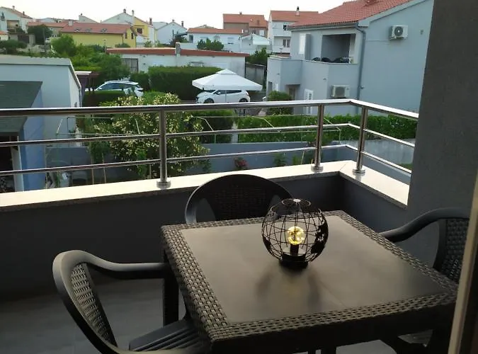 Apartman Mira *