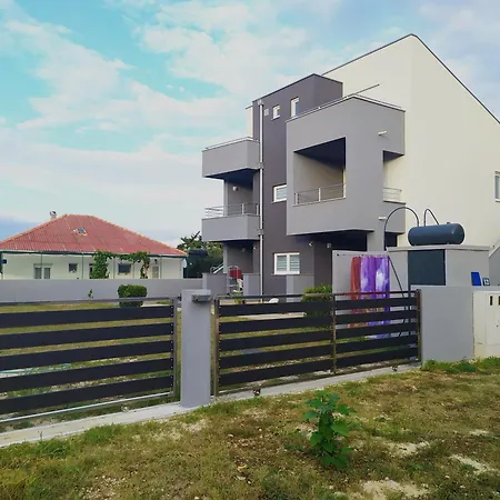 Mira Apartment