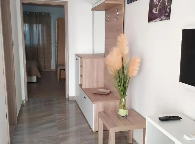 Mira Apartman